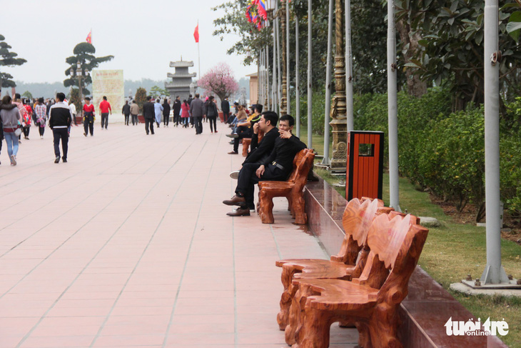 Bạch Đằng Giang hút khách vì không: thu phí, rác, kinh doanh - Ảnh 8.