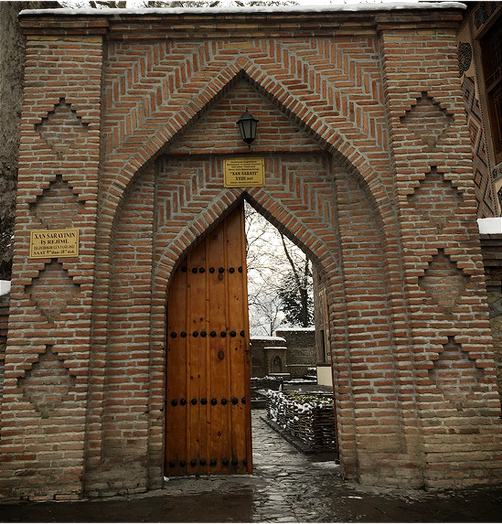 Thăm làng Sheki bé nhỏ bên dãy Caucasus hùng vĩ - Ảnh 4.