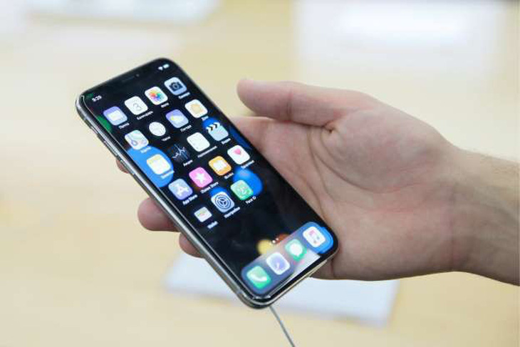 Người dùng iPhone X báo sự cố khi nhận cuộc gọi - Ảnh 1.