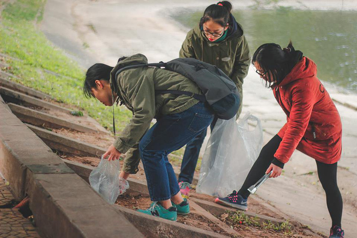 Bạn trẻ nôn nao tiễn ông Công ông Táo về trời - Ảnh 5.