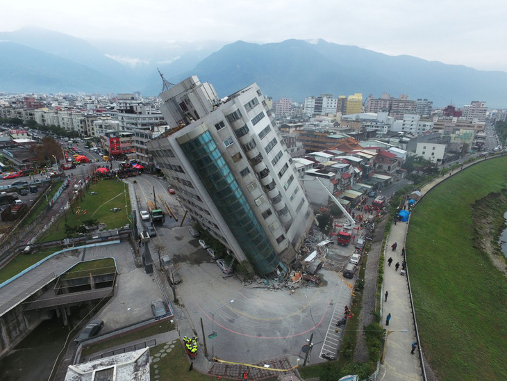 Vẫn còn 60 người bị mất tích sau động đất ở Đài Loan - Ảnh 2.