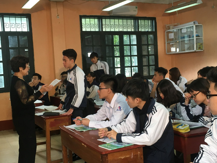 Hà Nội sẽ khảo sát học sinh lớp 12 như thi THPT quốc gia - Ảnh 1.