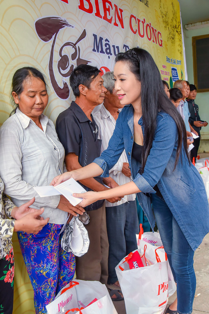 Quyền Linh, Kim Chi, Đại Nghĩa.. sẻ chia Tết - Ảnh 4.