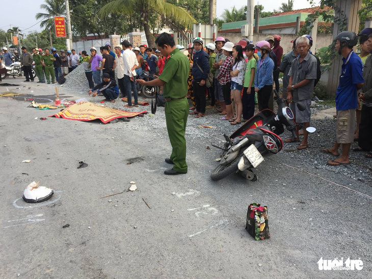 Truy bắt tài xế ô tô cán chết người rồi bỏ trốn - Ảnh 1.