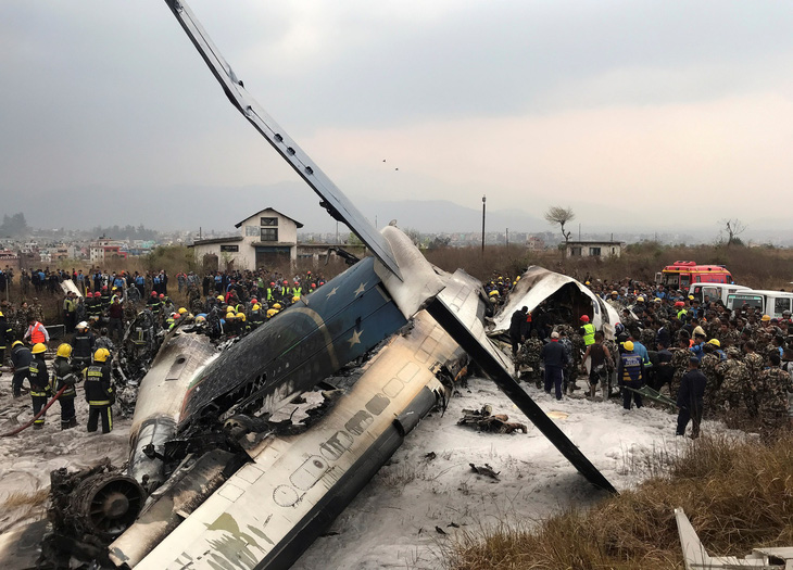 Máy bay rơi tại Nepal, ít nhất 50 người thiệt mạng - Ảnh 1.