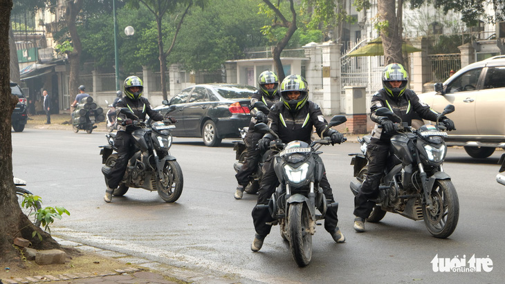 Bốn nữ phượt thủ Ấn Độ tới Việt Nam bằng xe máy - Ảnh 1.