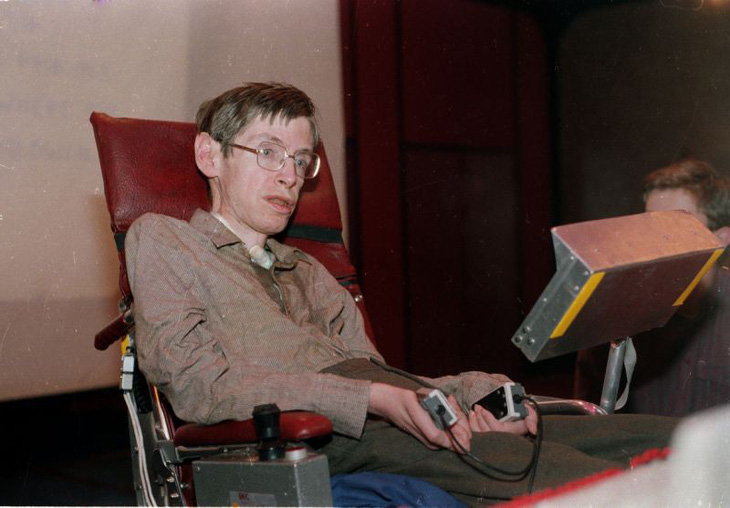 Stephen Hawking - thiên tài truyền cảm hứng - Ảnh 3.