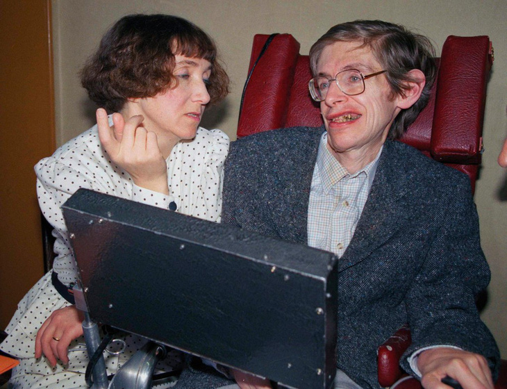 The Theory of Everything: cuộc đời Stephen Hawking qua điện ảnh - Ảnh 4.