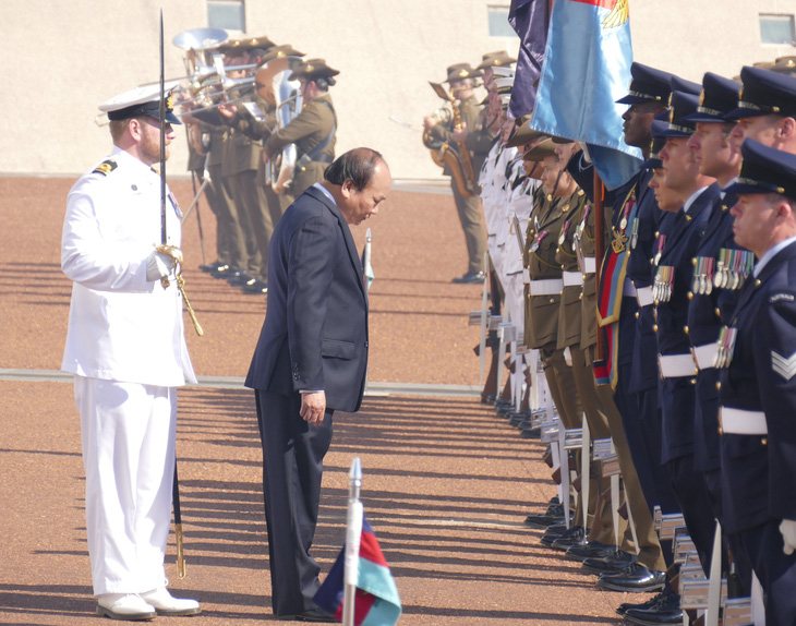 19 loạt đại bác chào mừng Thủ tướng Nguyễn Xuân Phúc thăm Australia - Ảnh 4.