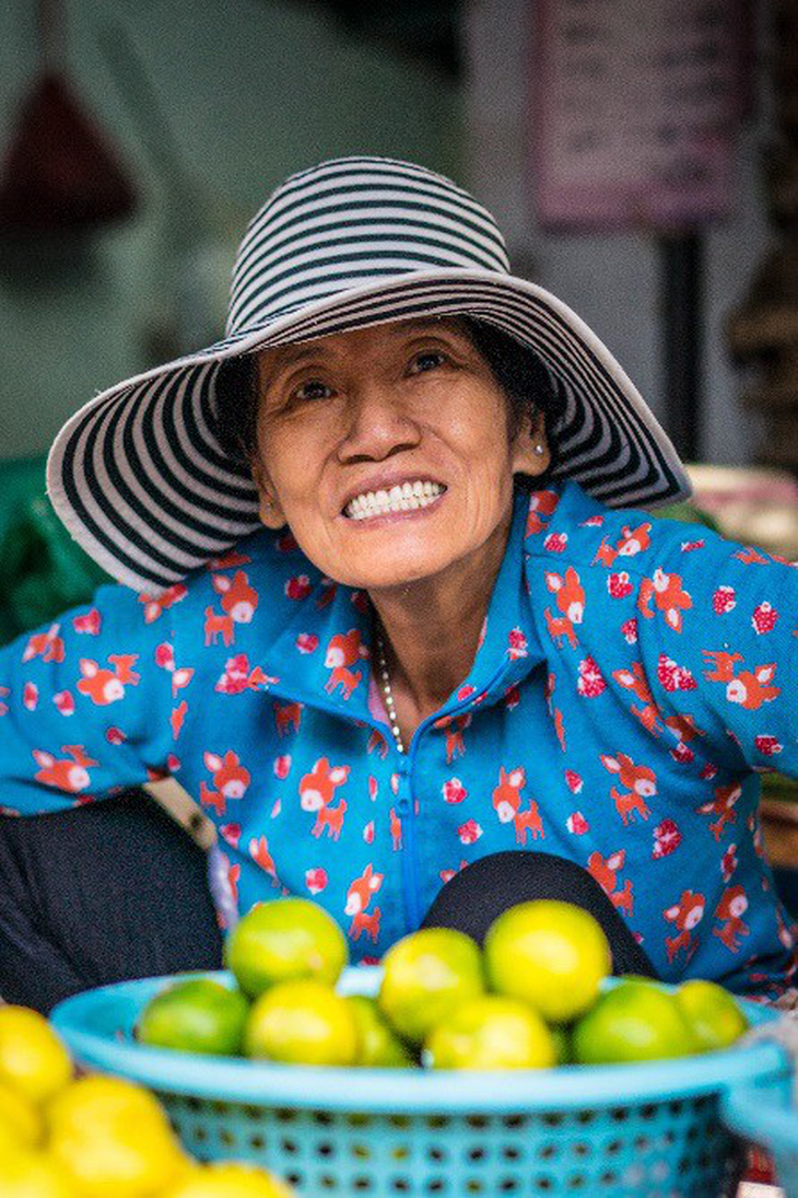 Phụ nữ Sài Gòn: Nụ cười che lấp giọt mồ hôi - Ảnh 7.