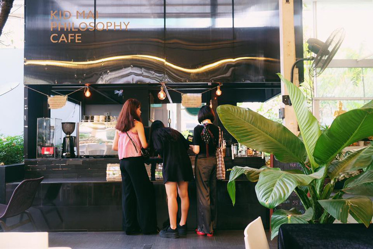 Đi Bangkok uống cà phê ở quán cà phê đám tang - Ảnh 8.