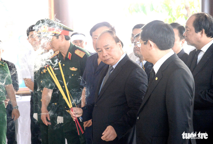 Thủ tướng Nguyễn Xuân Phúc đến viếng cố Thủ tướng Phan Văn Khải - Ảnh 2.