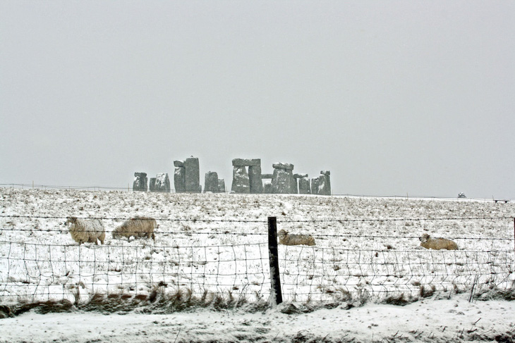 Tuyết rơi mùa xuân ở Anh - Ảnh 2.