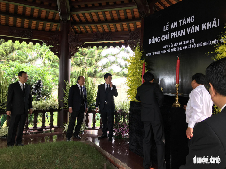 Hàng ngàn người tiễn cố Thủ tướng Phan Văn Khải về đất mẹ - Ảnh 21.