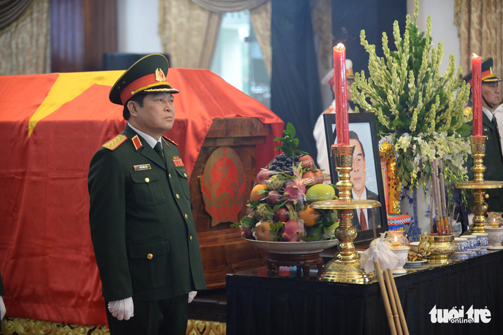 Hàng ngàn người tiễn cố Thủ tướng Phan Văn Khải về đất mẹ - Ảnh 7.