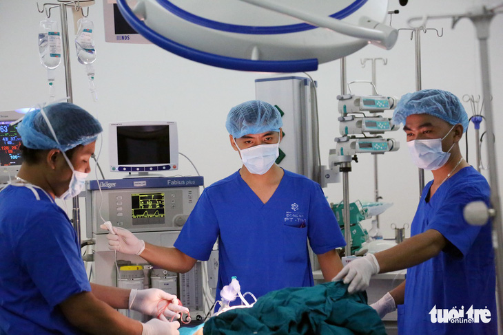 Bệnh viện đa khoa Đồng Nai lần đầu mổ tim hở thành công - Ảnh 1.