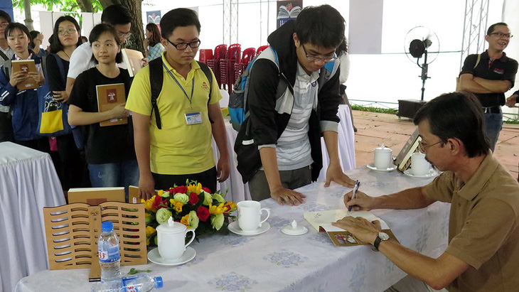 Muốn nghiên cứu sử Việt, hãy học thêm chữ Hán và chữ Pháp - Ảnh 2.