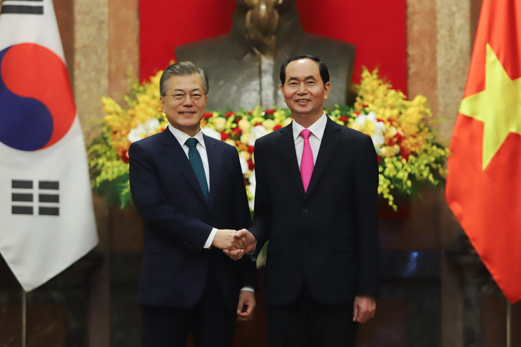 Tổng thống Hàn Quốc hứa đảm bảo quyền lợi cho cô dâu Việt - Ảnh 1.