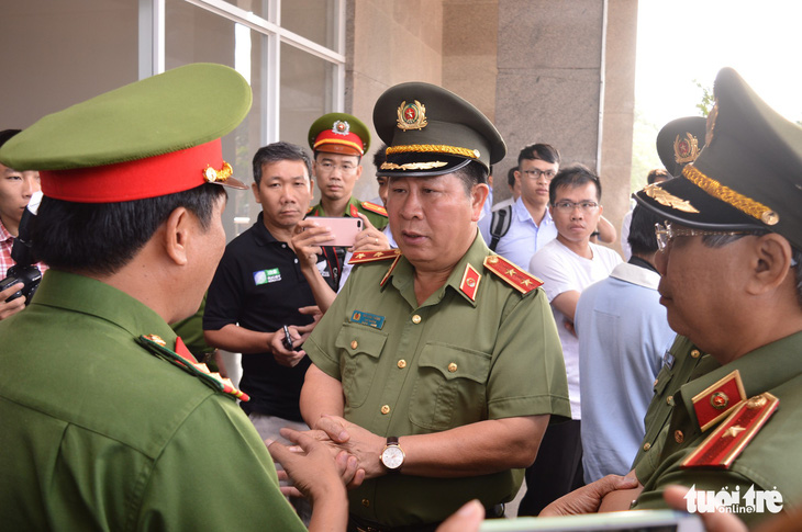 Phó thủ tướng Trương Hòa Bình thăm nạn nhân vụ cháy chung cư Carina - Ảnh 7.