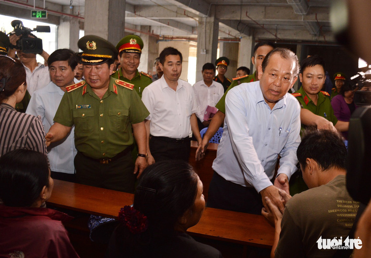 Phó thủ tướng Trương Hòa Bình thăm nạn nhân vụ cháy chung cư Carina - Ảnh 9.