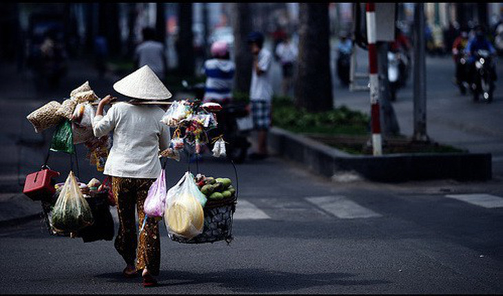 Nước mắt, nụ cười trên chuyến xe buýt liên tỉnh - Ảnh 1.