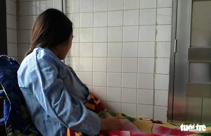 Sở GD-ĐT Nghệ An: cô giáo thực tập bị phụ huynh đạp ra nhiều máu - Ảnh 2.