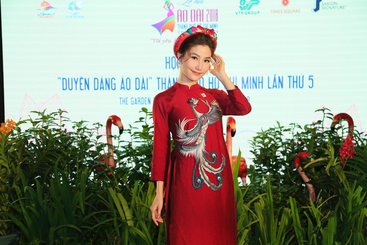 Nhiều nghệ sĩ bày tỏ tình yêu với tà áo dài - Ảnh 3.