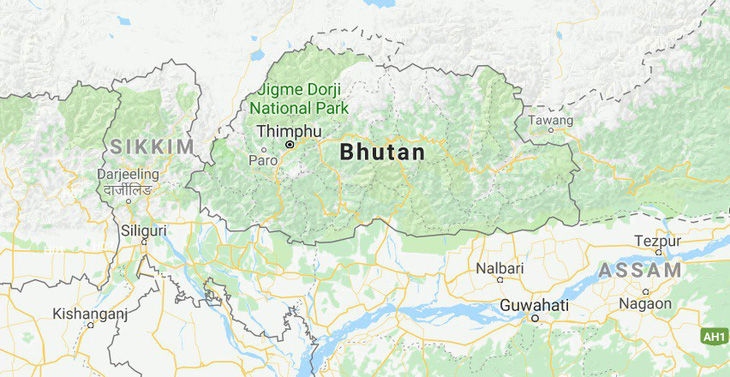 Cô gái đi 50 nước gây tranh cãi vì viết Bhutan có bão - Ảnh 2.