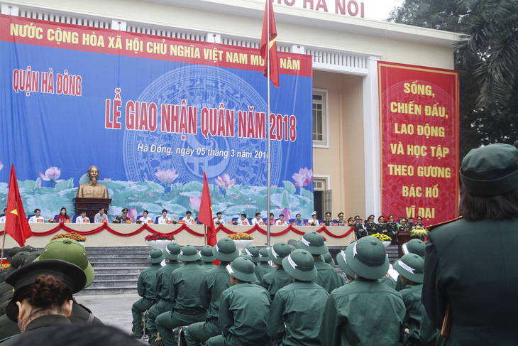 Thủ đô Hà Nội tiễn 3.500 thanh niên lên đường nhập ngũ - Ảnh 3.