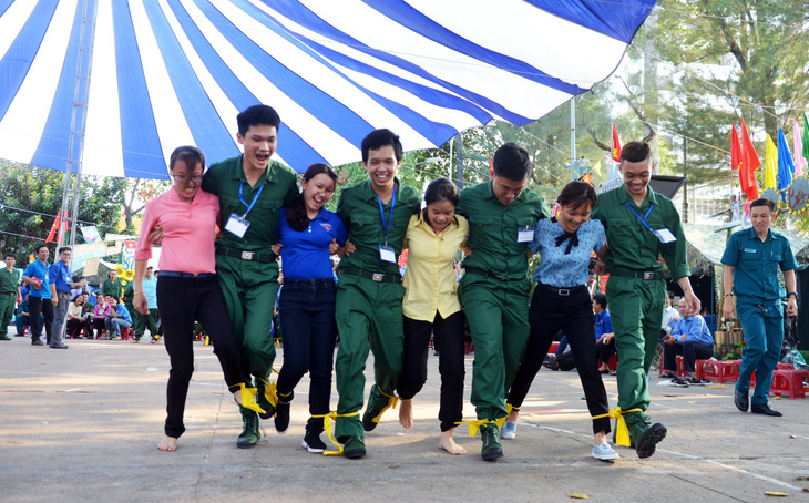 Thanh niên TP.HCM sôi nổi ngày hội tòng quân 2018 - Ảnh 2.