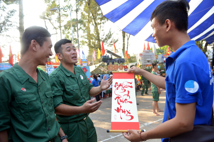 Thanh niên TP.HCM sôi nổi ngày hội tòng quân 2018 - Ảnh 1.