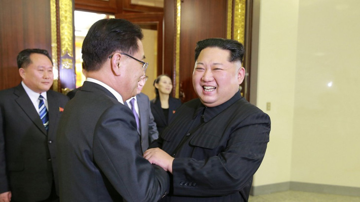 Kim Jong Un vồ vập Hàn Quốc để phá vòng vây của Mỹ? - Ảnh 1.