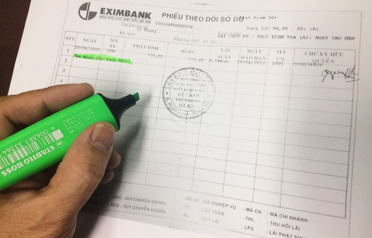 Khách tố mất 3 lượng vàng khi gửi tại Eximbank ở Hà Nội - Ảnh 1.