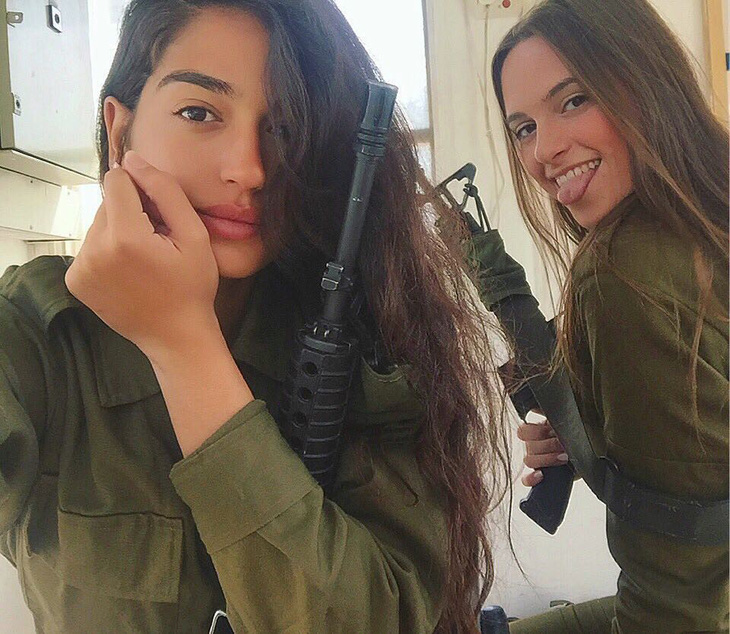 Tranh luận dữ dội tại Israel vì các nữ binh sĩ... quá đẹp - Ảnh 13.