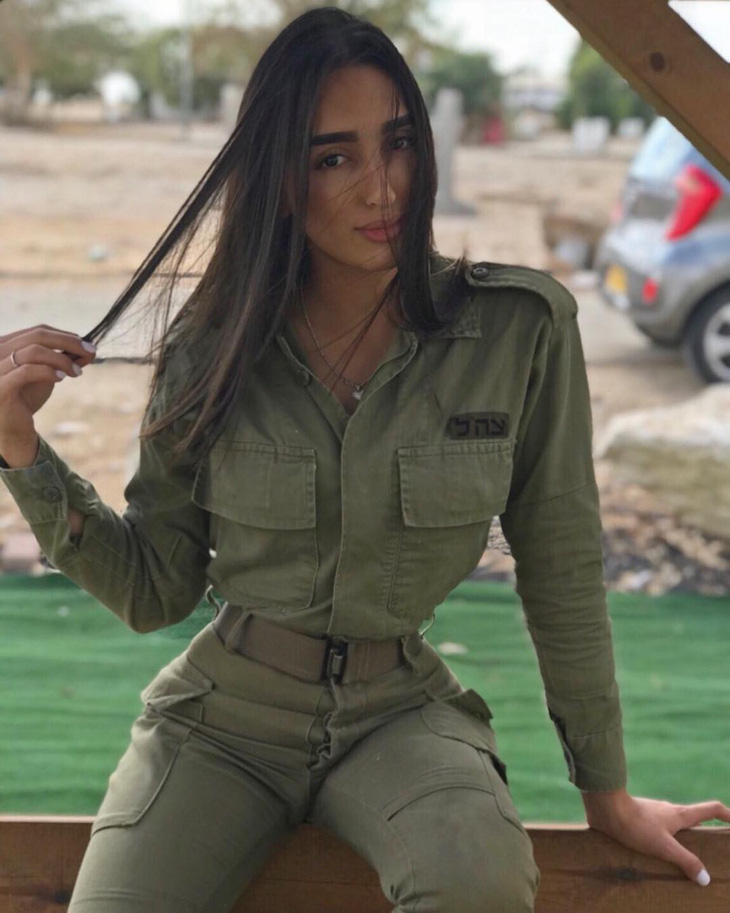 Tranh luận dữ dội tại Israel vì các nữ binh sĩ... quá đẹp - Ảnh 7.