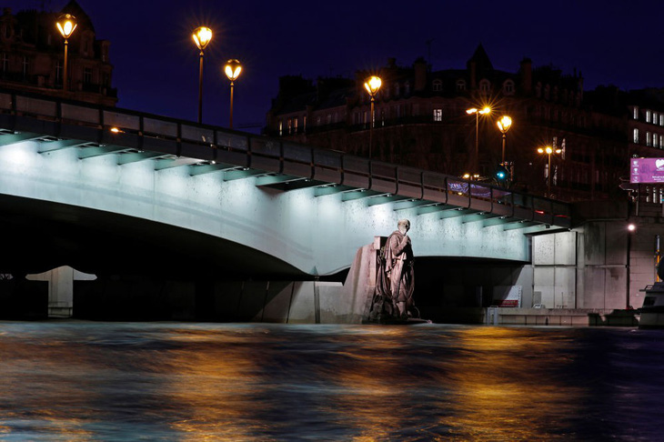 Du lịch Paris bị ảnh hưởng vì lũ sông Seine dâng 5,2m - Ảnh 4.
