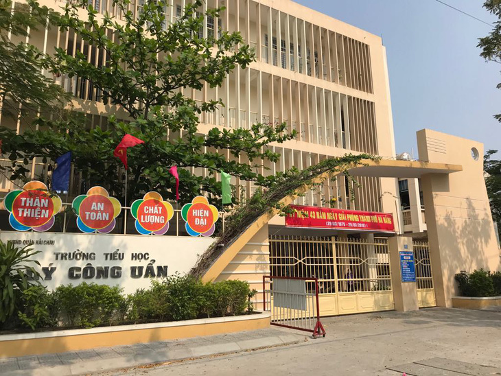 Một hiệu trưởng tiểu học ở Đà Nẵng bị cách chức - Ảnh 1.
