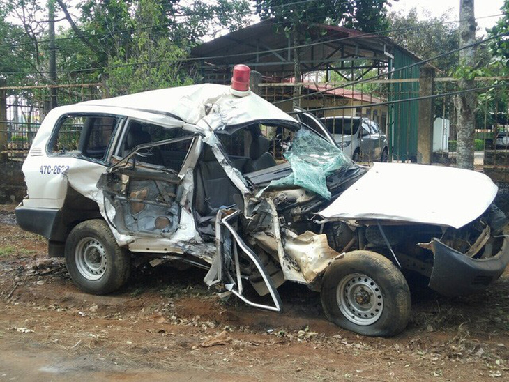 Hai xe vụ tai nạn làm 3 người chết còn hạn kiểm định - Ảnh 1.