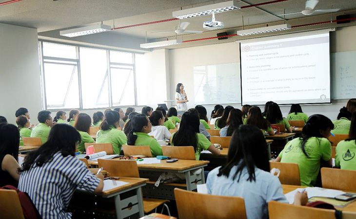Sinh viên Trường ĐH Văn Lang học tập tại cơ sở mới - Ảnh 2.