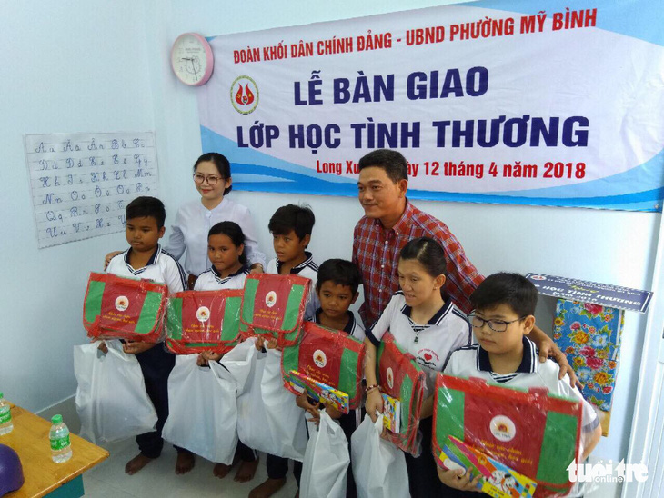 Khánh thành Lớp học tình thương cho học sinh cơ nhỡ - Ảnh 2.