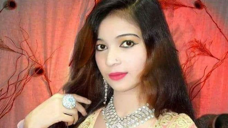 Ca sĩ mang thai 8 tháng bị bắn chết khi đang hát ở Pakistan - Ảnh 1.