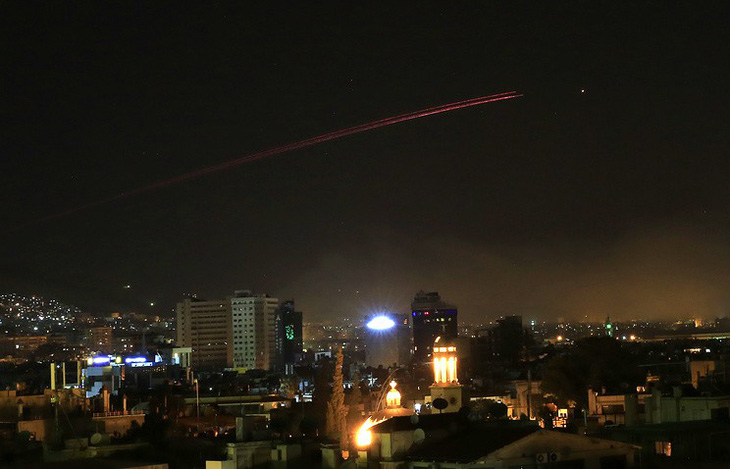 Israel lại tranh thủ dập tên lửa vào căn cứ Syria? - Ảnh 1.