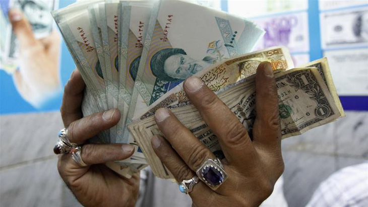Iran thay USD bằng euro trong các giao dịch quốc tế - Ảnh 1.