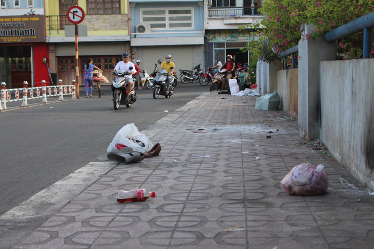 Sài Gòn ra đường là gặp rác thải - Ảnh 12.