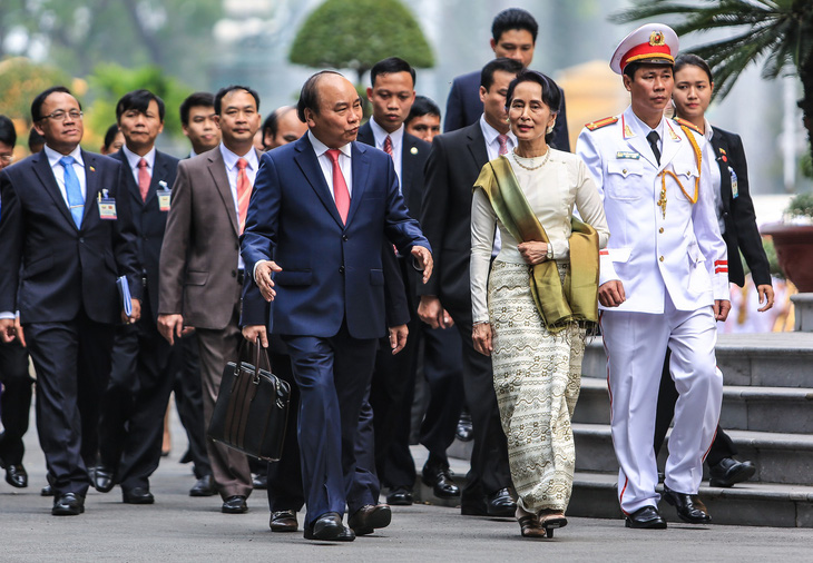 Cố vấn Nhà nước Myanmar San Suu Kyi lần đầu tiên thăm Việt Nam - Ảnh 3.