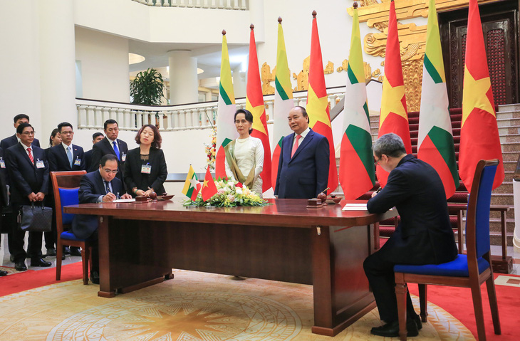 Cố vấn Nhà nước Myanmar San Suu Kyi lần đầu tiên thăm Việt Nam - Ảnh 2.