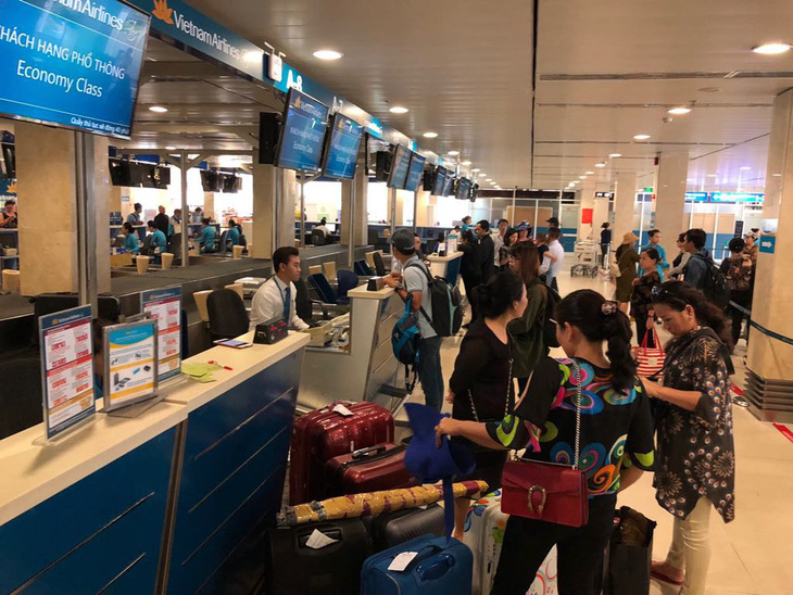 1 tháng, 40 vụ ảnh hưởng an ninh an toàn hàng không sân bay Tân Sơn Nhất - Ảnh 1.