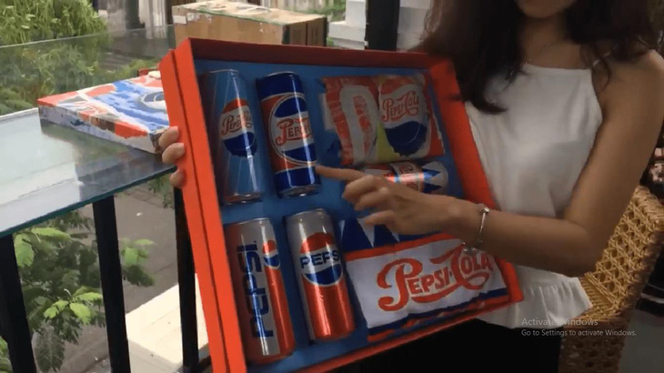 “Lật tung” cả Hà Nội vì hộp quà chất Pepsi - Ảnh 10.