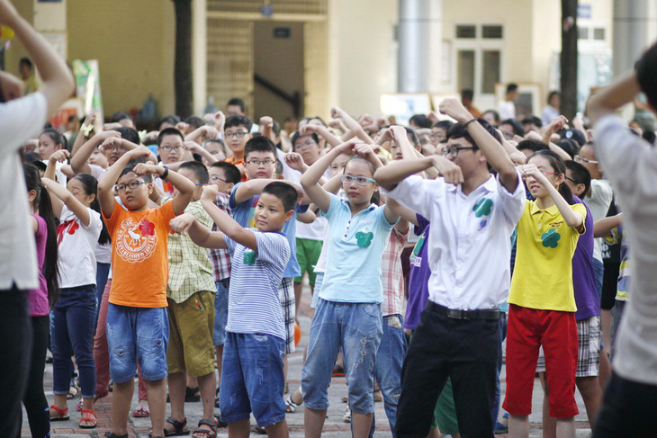 Hà Nội tuyển sinh lớp 6: chạy một vòng để về... điểm xuất phát - Ảnh 1.