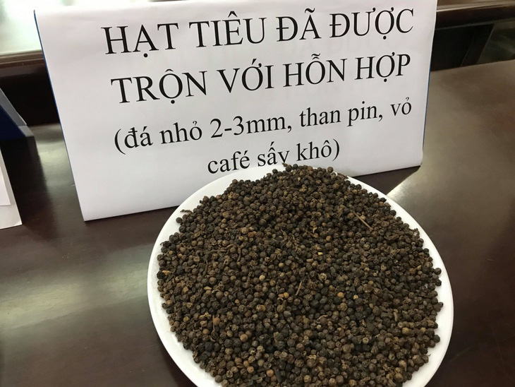 Hỗn hợp pin chỉ bán 3 tấn qua Bình Phước và bị thu giữ hết - Ảnh 8.